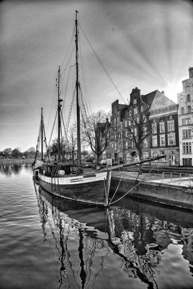 Traditionssegler an der Lübecker Trave